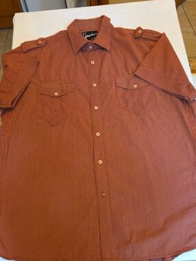 Howe Men's Short-Sleeve Button-Down Shirt in Rust Stripe